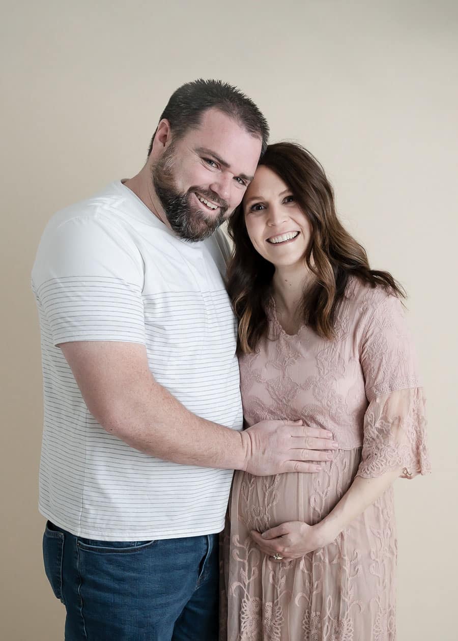 maternity portrait mom and dad